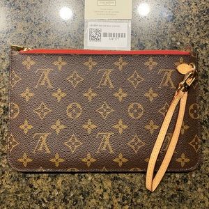 Louis Vuitton Neverfull MM Pouch